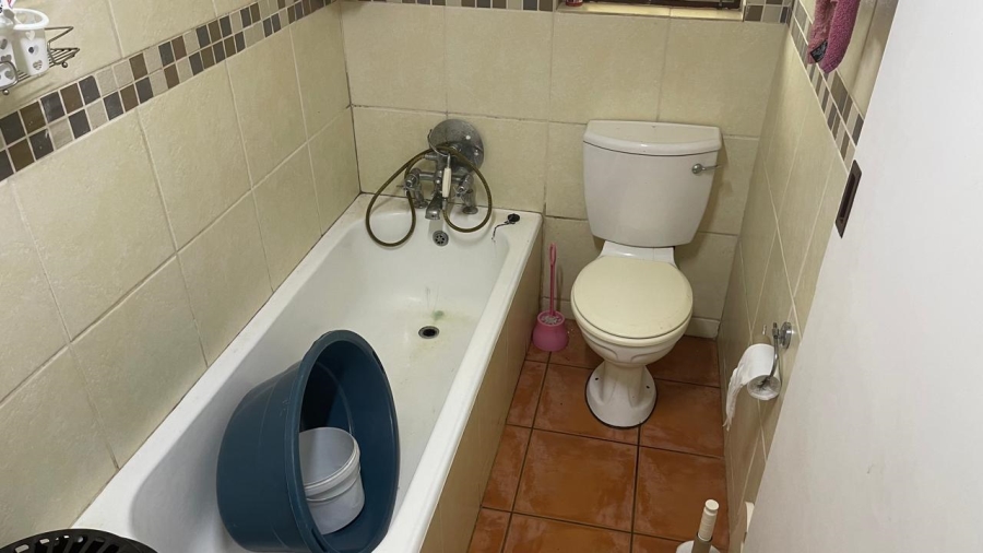2 Bedroom Property for Sale in Forest Hill Eastern Cape